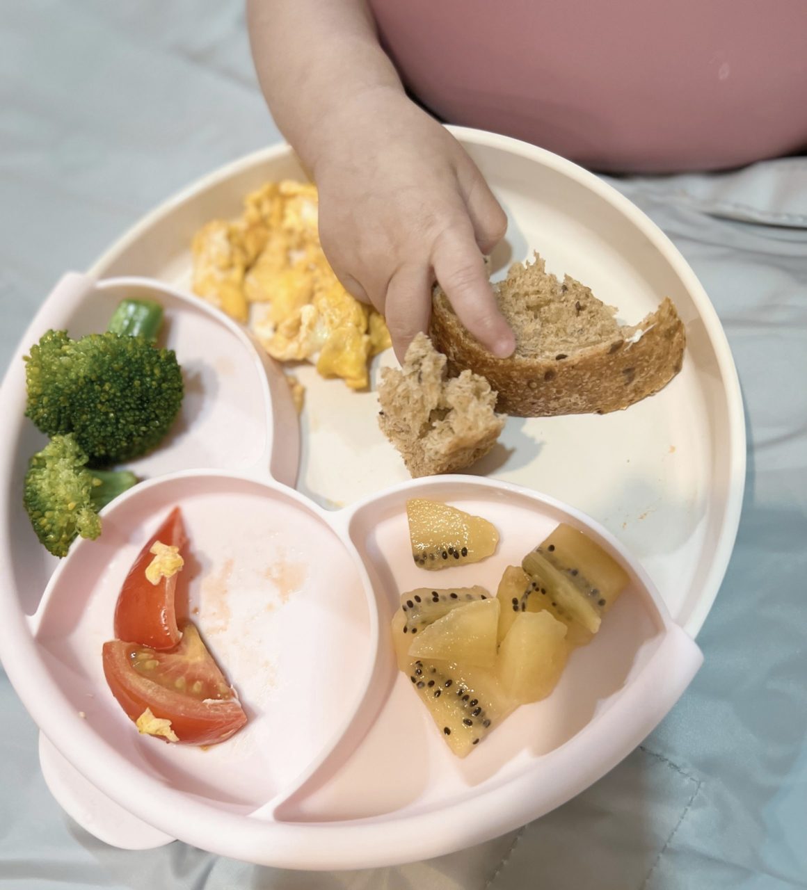 育兒｜兒童餐具首選Miniware小食客！副食品BLW必備學習餐具、嬰兒送禮推薦，寶寶人生的第一套餐具！